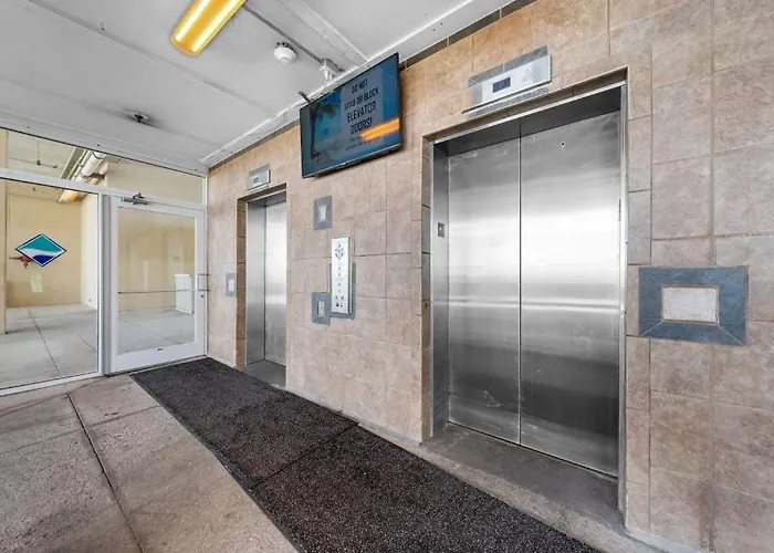 Crystal Shores West 1205 By Youngs Suncoast Apartment